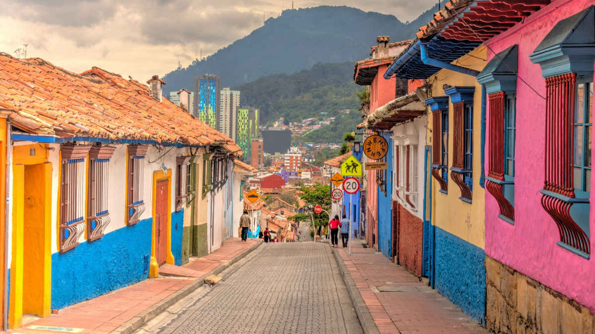 La-Candelaria-Bogota-Tour-FB
